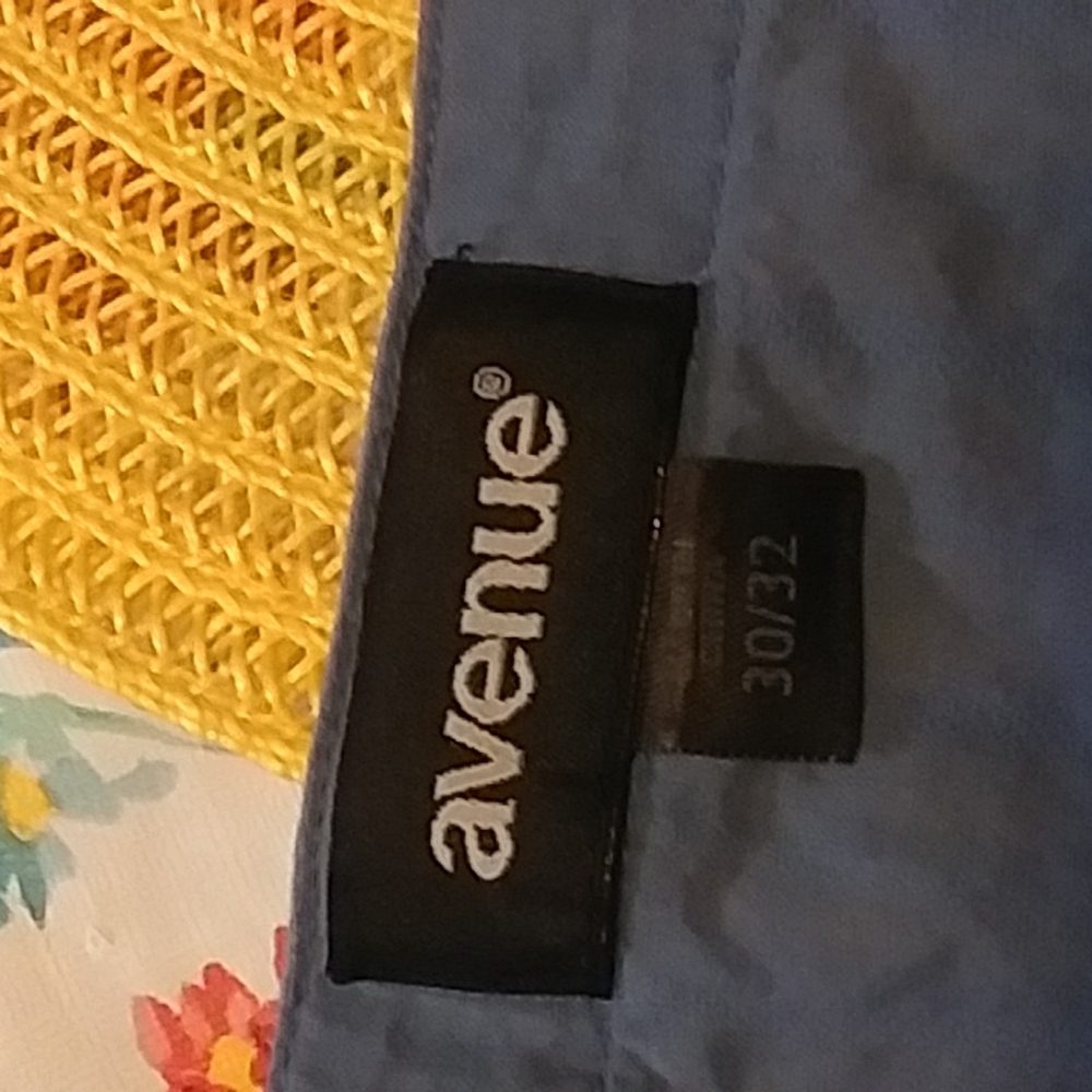 Avenue Pull Over Top - Picture 6 of 8